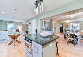 1918-S-Pollard-St-Arlington-VA-small-012-21-DSC-9544-5-6-7Natural01-666x444-72dpi