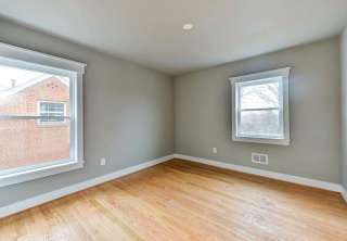 1918-S-Pollard-St-Arlington-VA-small-025-34-DSC-9596-7-8-9Natural01-666x444-72dpi