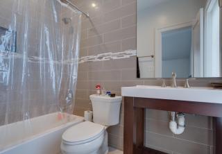4033-22nd-st-n-arlington-va-large-027-bathroom-1500x1000-72dpi-copy