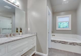 4033-22nd-st-n-arlington-va-large-033-master-bath-1500x1000-72dpi-copy