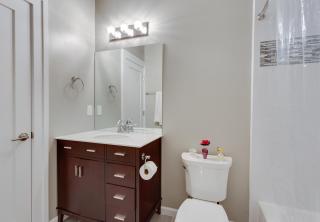 4033-22nd-st-n-arlington-va-large-036-bathroom-1500x1000-72dpi-copy